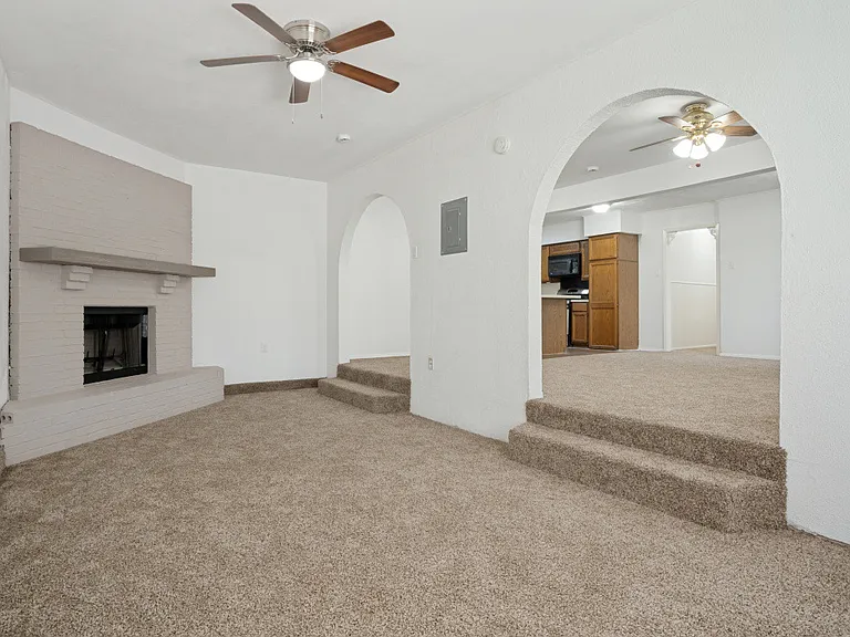 3110 Heather Ln — Photo 1