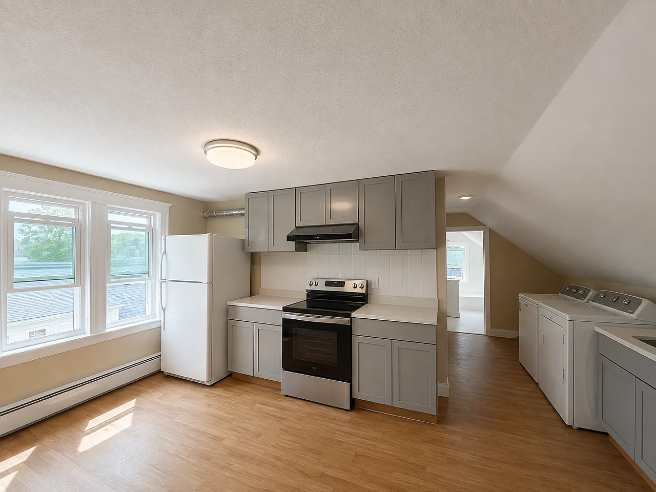 2 bed, $2,600 — Photo 1