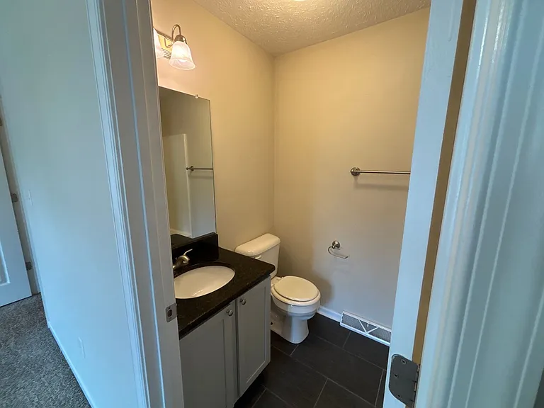 50 Gloucester Dr — Photo 7
