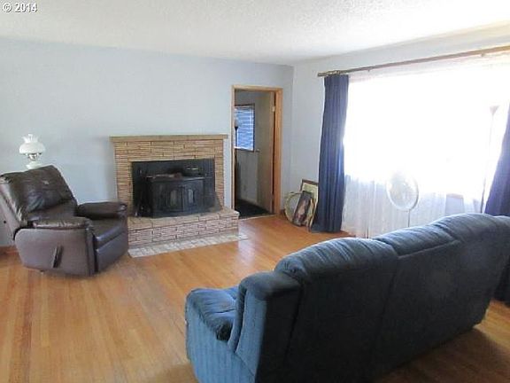 5th image of 8911 NE 39th Ave
