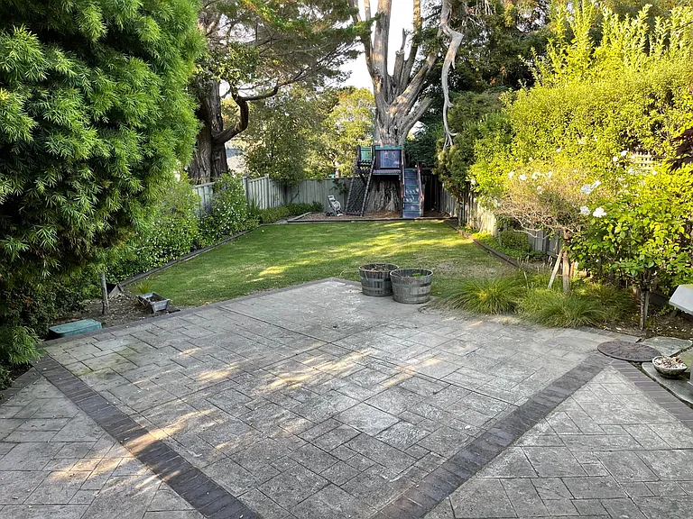 1404 Hillside Cir — Photo 24