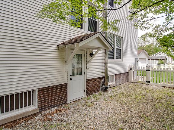 4th image of 420 N Charles St