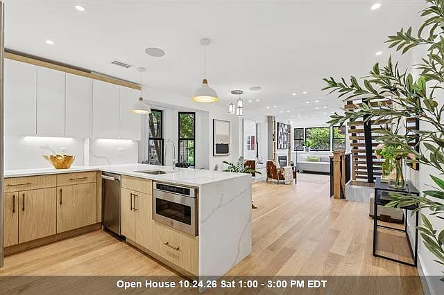 3 bed, 3.0 bath, $11,000 — Photo 1