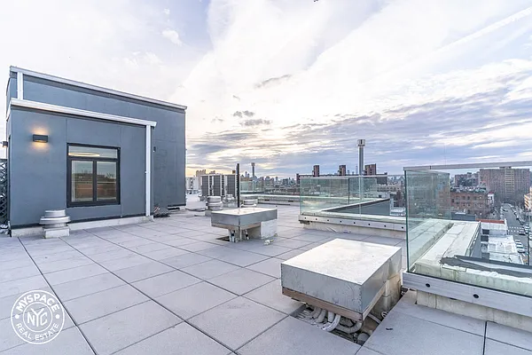 Rented by MySpaceNYC | media 33