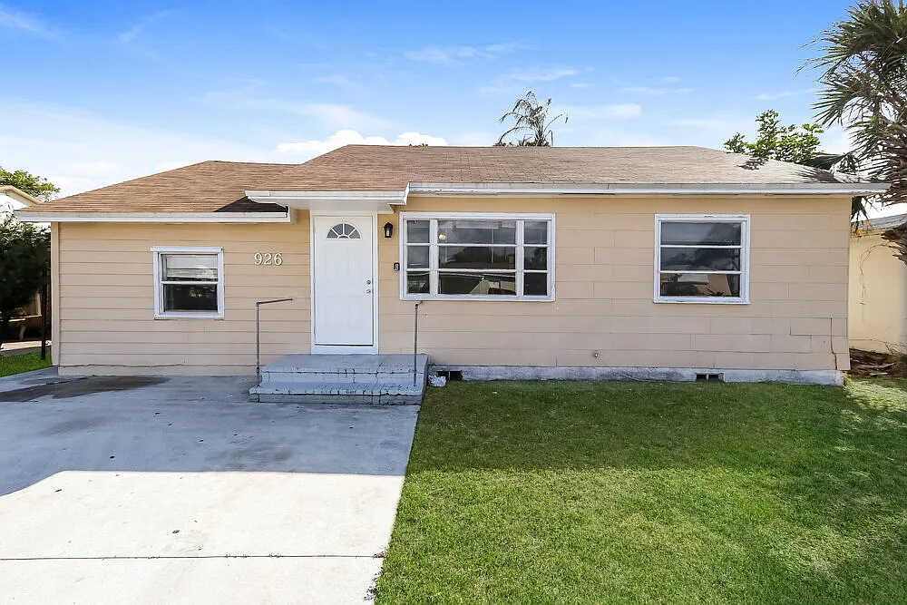 4 bed, 2.0 bath, 1200 sqft, $3,460 — Photo 2