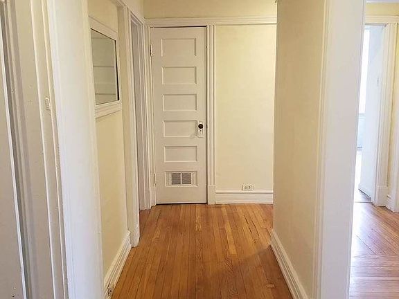 3rd image of 2338 Tower Grove Ave APT 1E