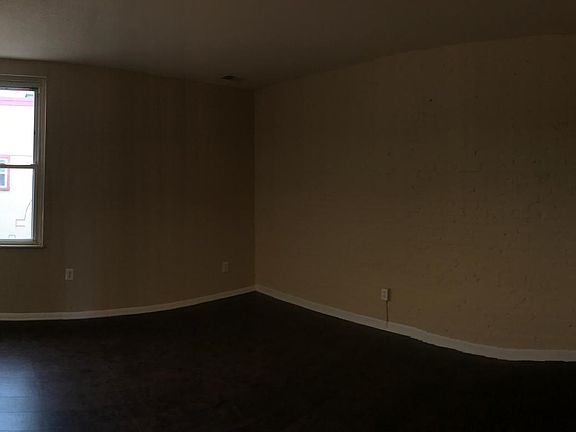 2nd image of 1806 Thames St Unit 22