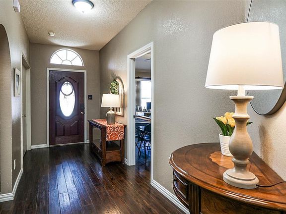 3rd image of 505 Brandy Ct