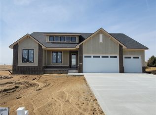 4810 162nd Ct, Urbandale, IA 50323