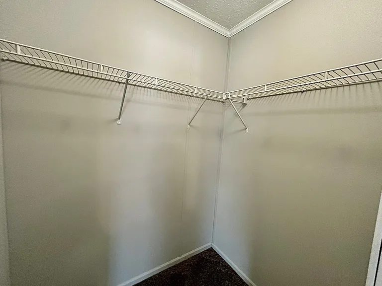 Hickory Knoll — Photo 131