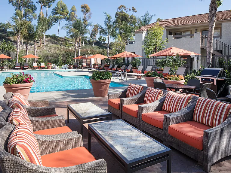 Aliso Town Center Apartment Homes — Photo 16
