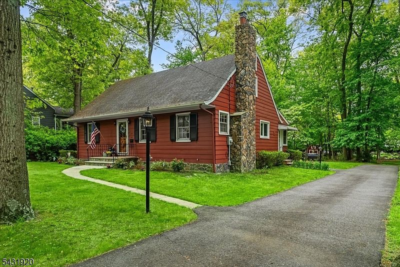 1st image of 187 Henry Pl