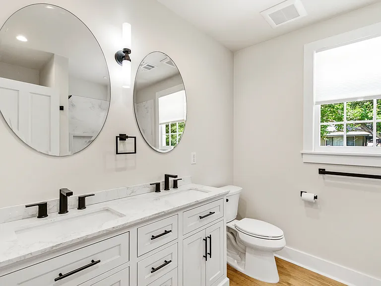 413 Meritta Ave — Photo 15