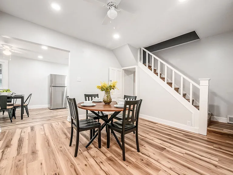 501 Oak St — Photo 8