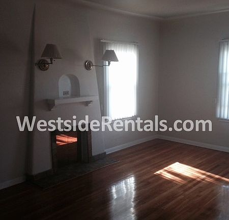 3rd image of 219 S Eucalyptus Ave