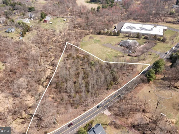 668 Durham Rd, Newtown, PA 18940