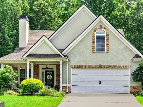 10 Fenway Ct, Newnan, GA 30265