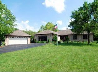 39W041 Poplar Ln, St Charles, IL 60175