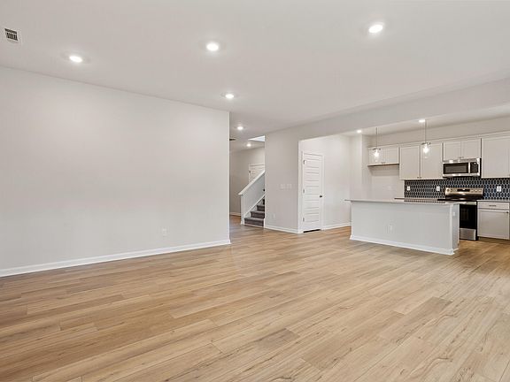 4th image of 439 White Oak Garden Way #330