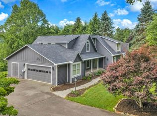 458 Fairway Ridge Dr, West Jefferson, NC 28694