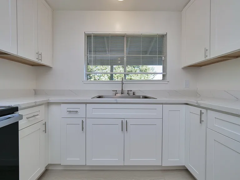 3217 Walnut Ave — Photo 8