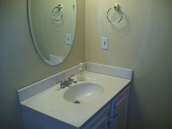 4th image of 4021 Beech Cove Ln
