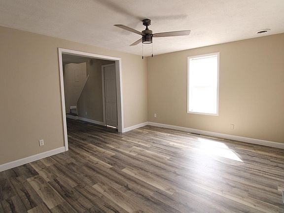4th image of 1211 E Main St
