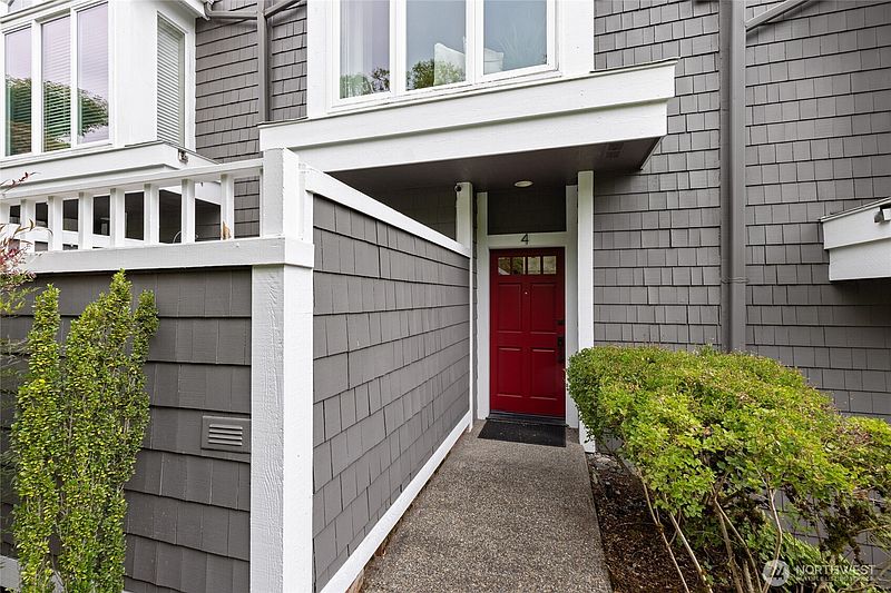 4th image of 2405 N 30th Street #4