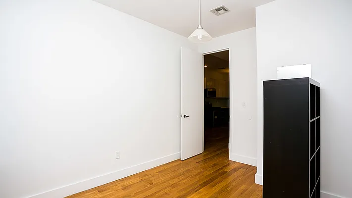 Rented by Nooklyn NYC LLC | media 13