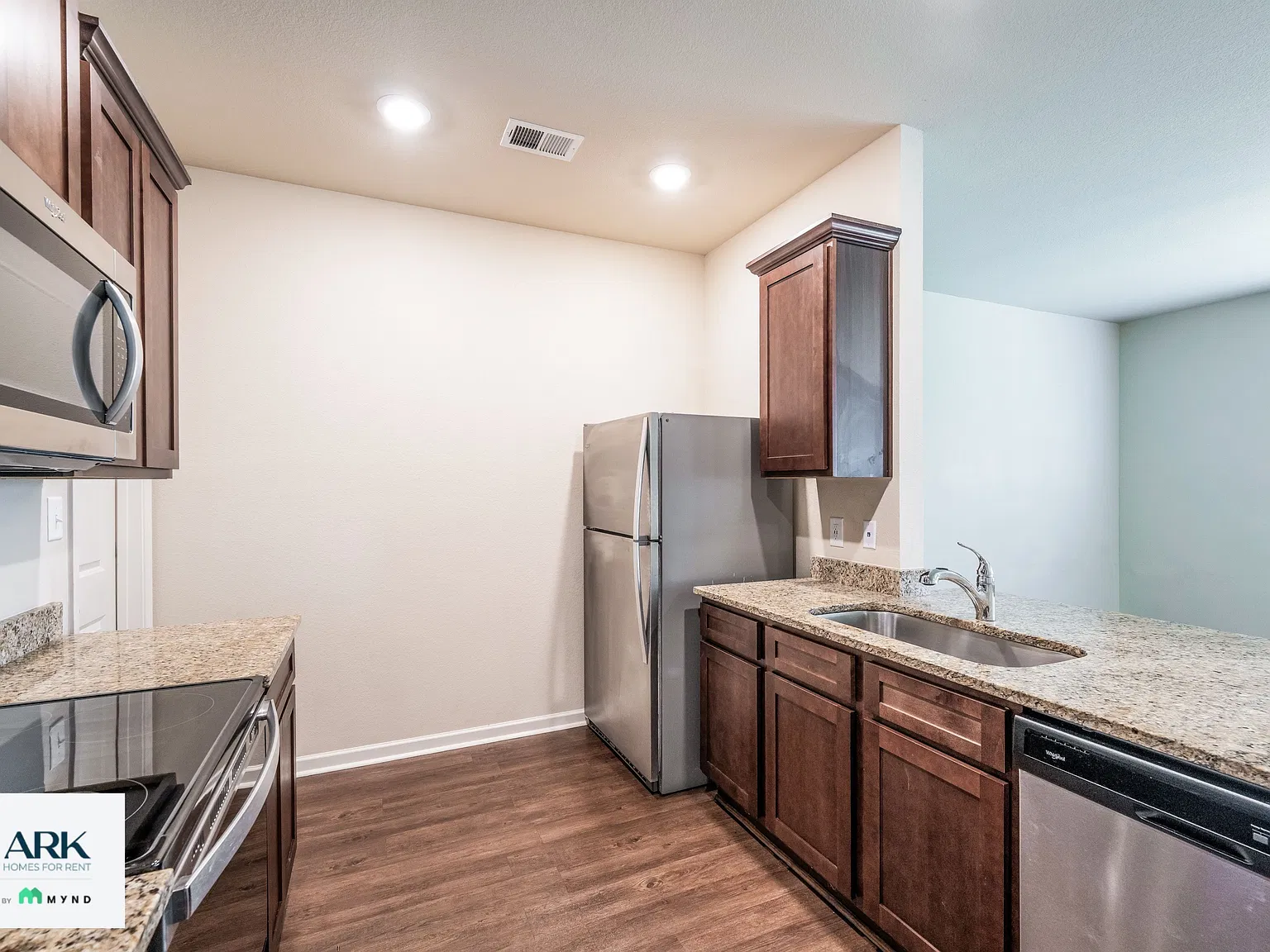 3 bed, 2.5 bath, 1507 sqft, $1,575 — Photo 4