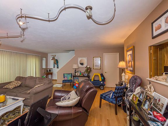 5th image of 3533 Londonderry Ln