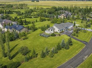 24 E Silvertip Dr, Foothills No. 31, AB T1V1Z1