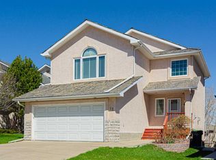 12 S Hampstead Gdns NW, Calgary, AB T3A5Y4