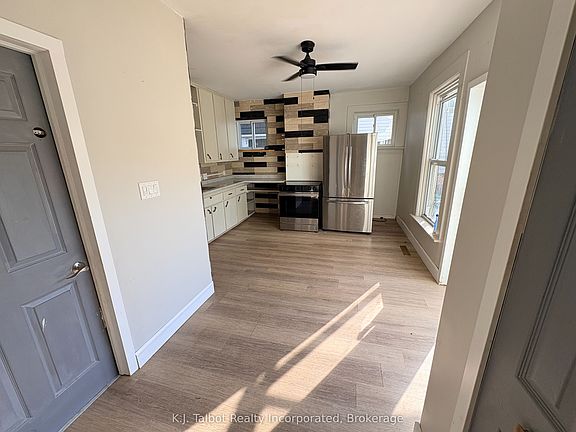 5th image of 103 Bruce St E #101