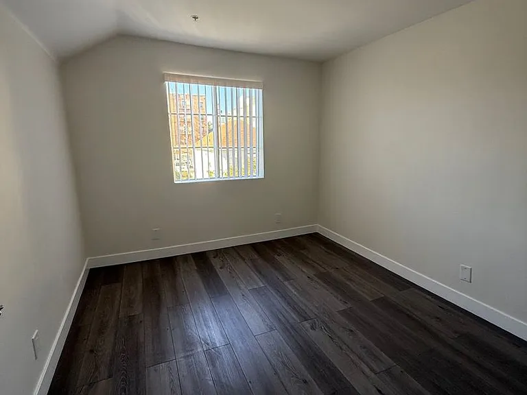 750 S. Carondelet St. — Photo 13