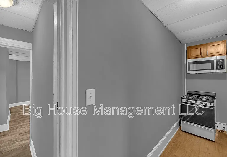 339 E 25th St #2 — Photo 20