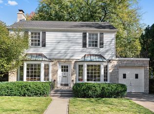 122 Sterling Ln, Wilmette, IL 60091