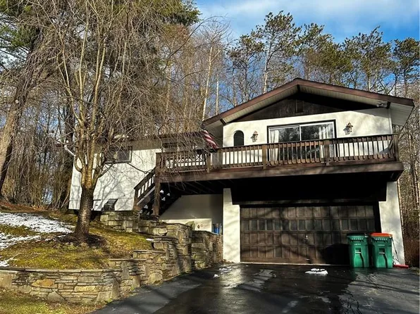 37 Richard Road, Hyde Park, NY 12538