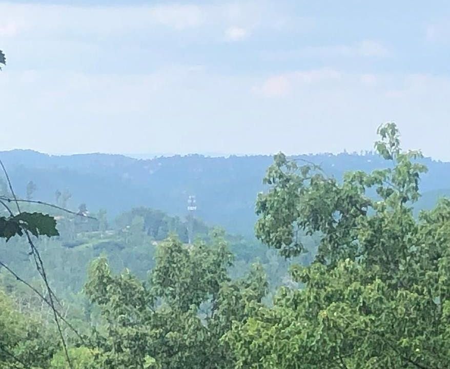 1st image of 576 Crooked Ridge Rd