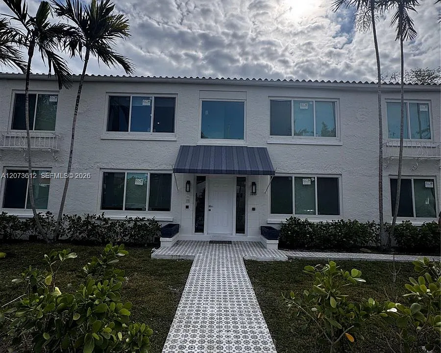 2855 Royal Palm Ave #4