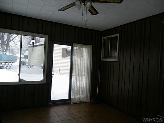 4th image of 37 Plymouth Dr