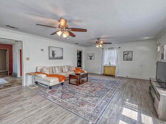 4th image of 806 N GETTY ST