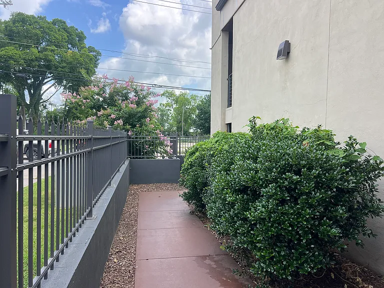 2507 Clifton Ave #103 — Photo 21