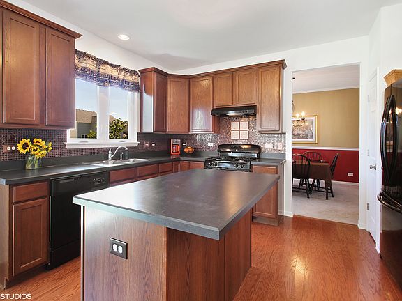 5th image of 708 Wild Rose Cir