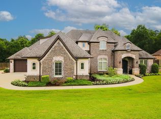 125 Alexis Dr, Longview, TX 75605