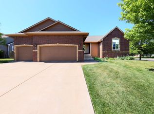 809 W Putter Ct, Andover, KS 67002