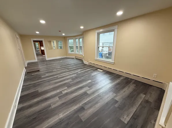 50 Conlon St #1, Bristol, CT 06010