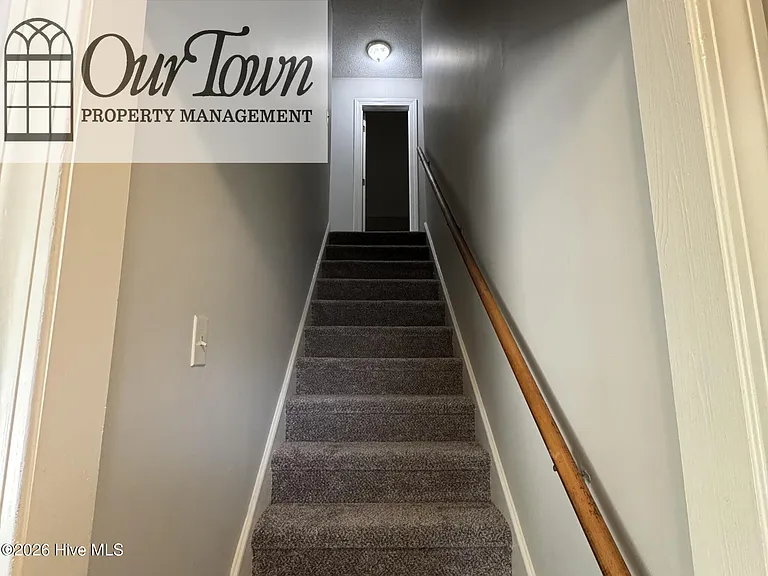 3003 Woodgreen Dr N — Photo 10