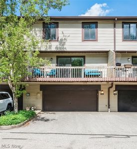 7422 Pine River Ct #C45, Middleburg Heights, OH, 44130