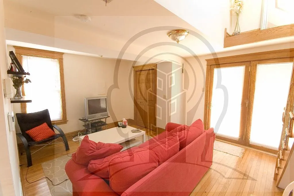 3 bed, 2.0 bath, $4,500 — Photo 4